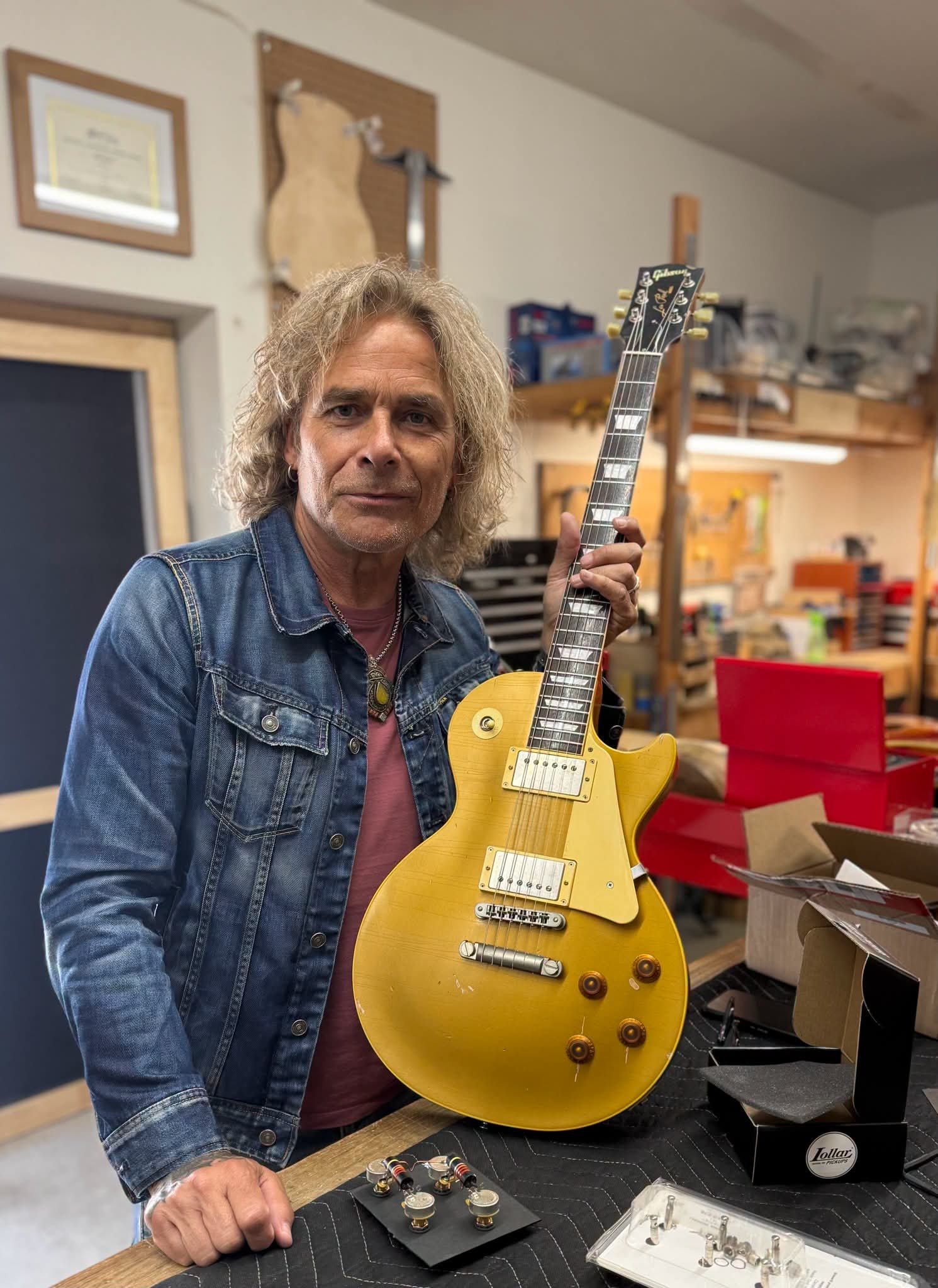 MIKE TRAMP FEIERT 50 JAHRE AUF DER BÜHNE