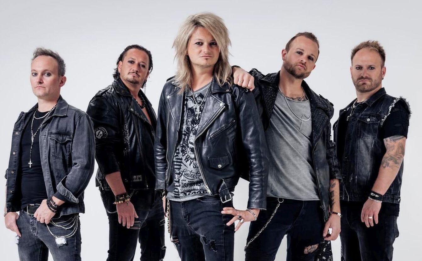 KISSIN DYNAMITE