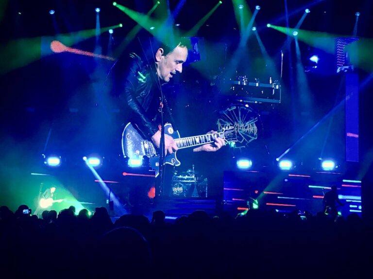 vivian campbell