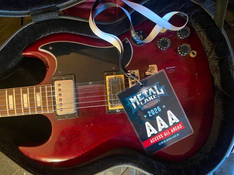 Herman Frank bedankt sich nach dem Metal Lake Festival