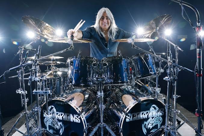 MIKKEY DEE