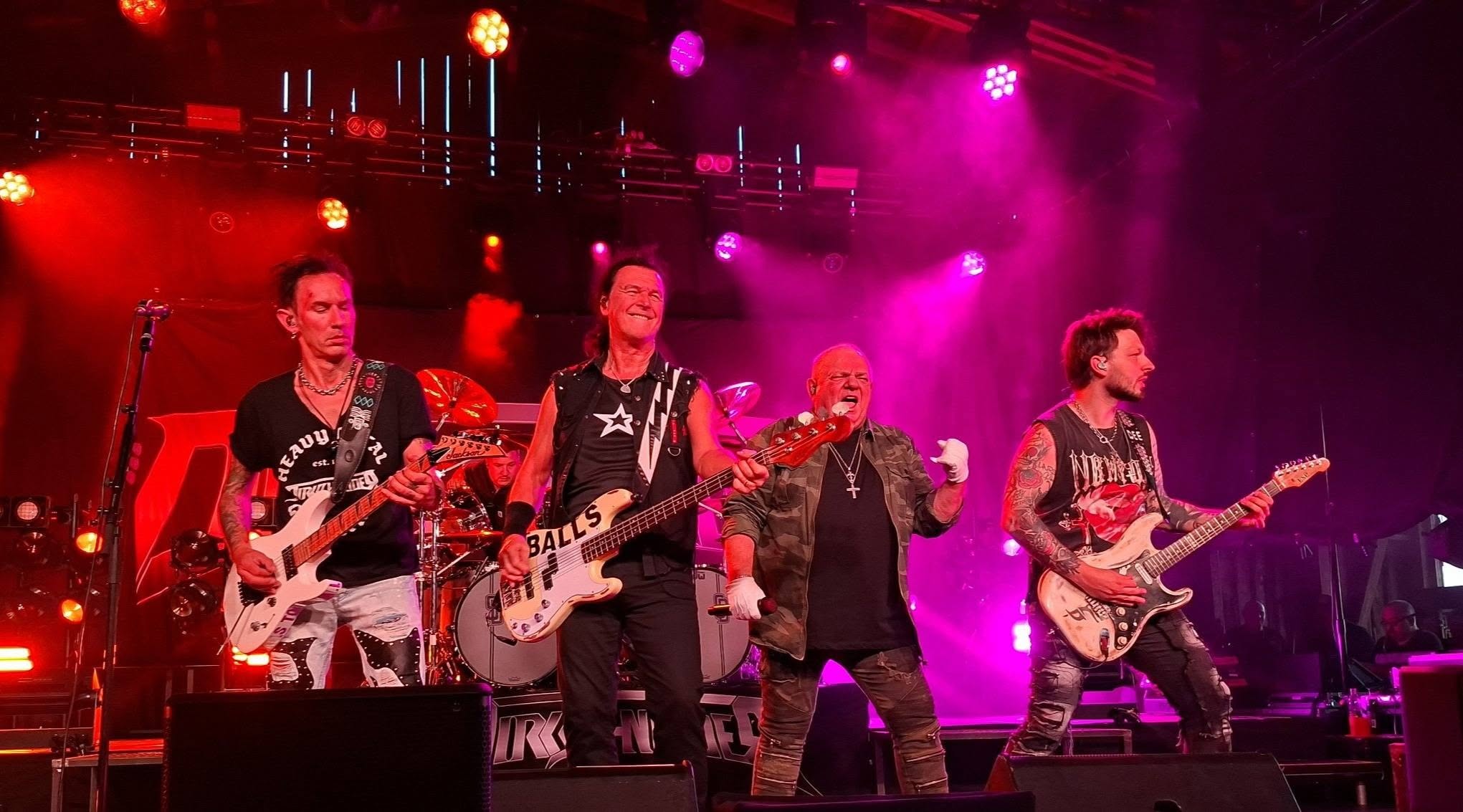 DIRKSCHNEIDER39