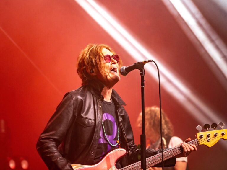GLENN HUGHES