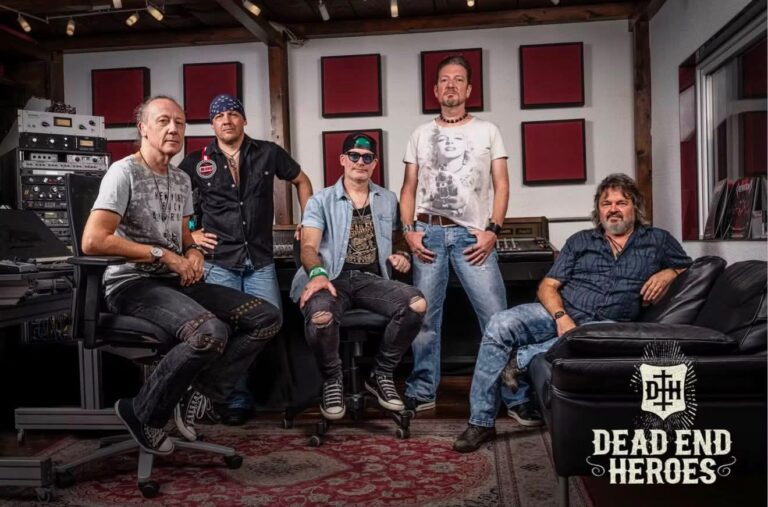 DEAD END HEROES