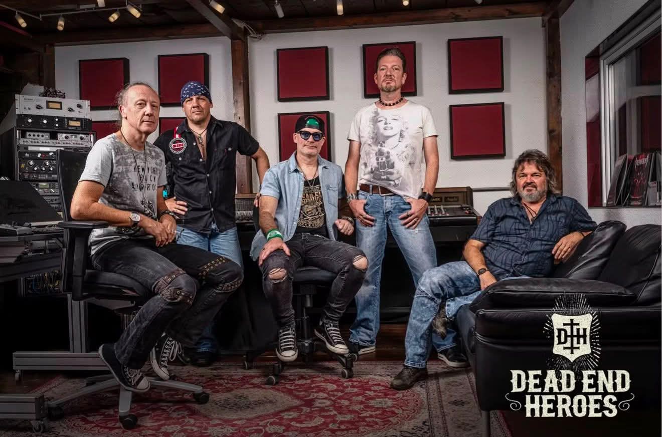 DEAD END HEROES