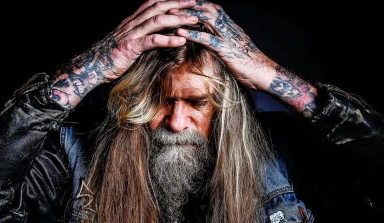 CHRIS HOLMES