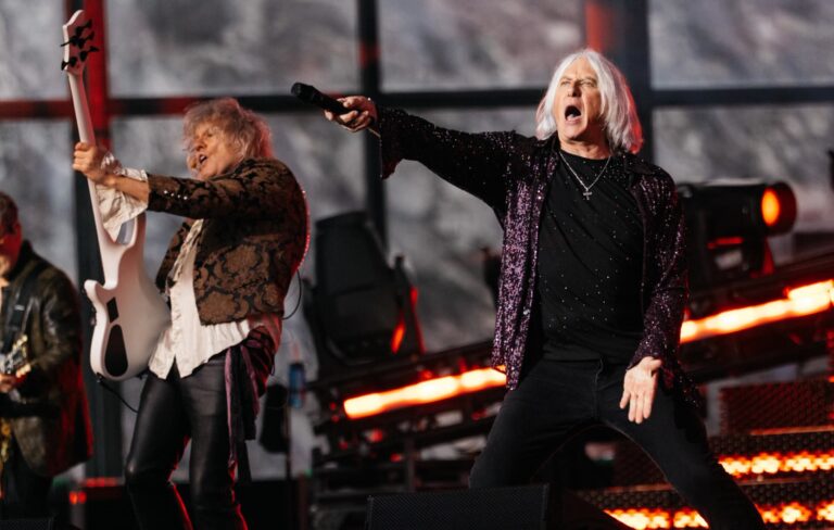 DEF LEPPARD